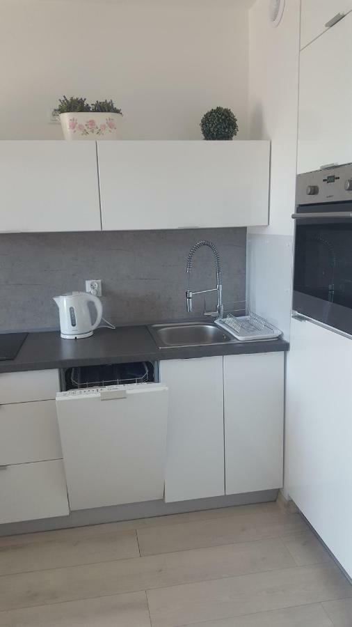 Grey & White Pogodne Apartment Колобжег Екстериор снимка